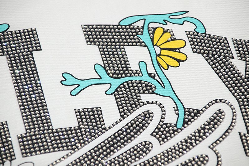 VALE USA Rhinestone Graphic Short-Sleeve T-Shirt ¡ª detail