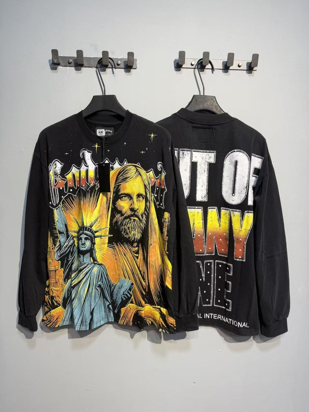 Godspeed Out of Many One Washed Black Long-Sleeve Graphic T-Shirt ¡ª context