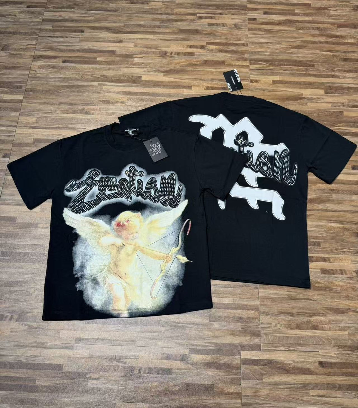 MIXED EMOTION Cherub Graphic T-Shirt ¡ª context