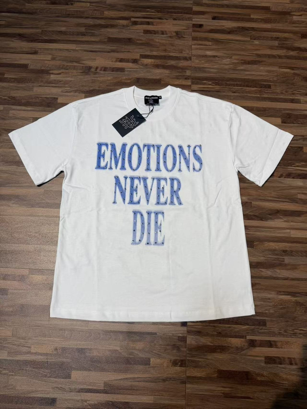 MIXED EMOTION Never Die Graphic Short-Sleeve T-Shirt ¡ª context