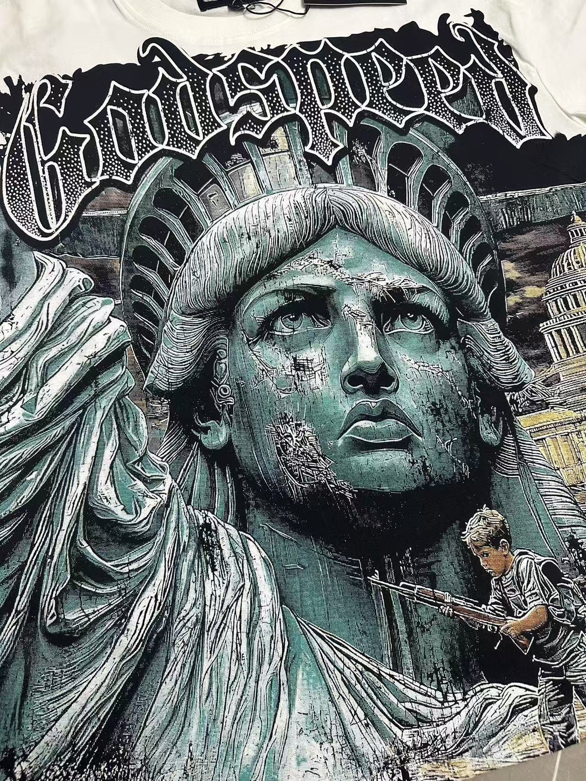 Godspeed Statue of Liberty Short-Sleeve Graphic T-Shirt ¡ª detail