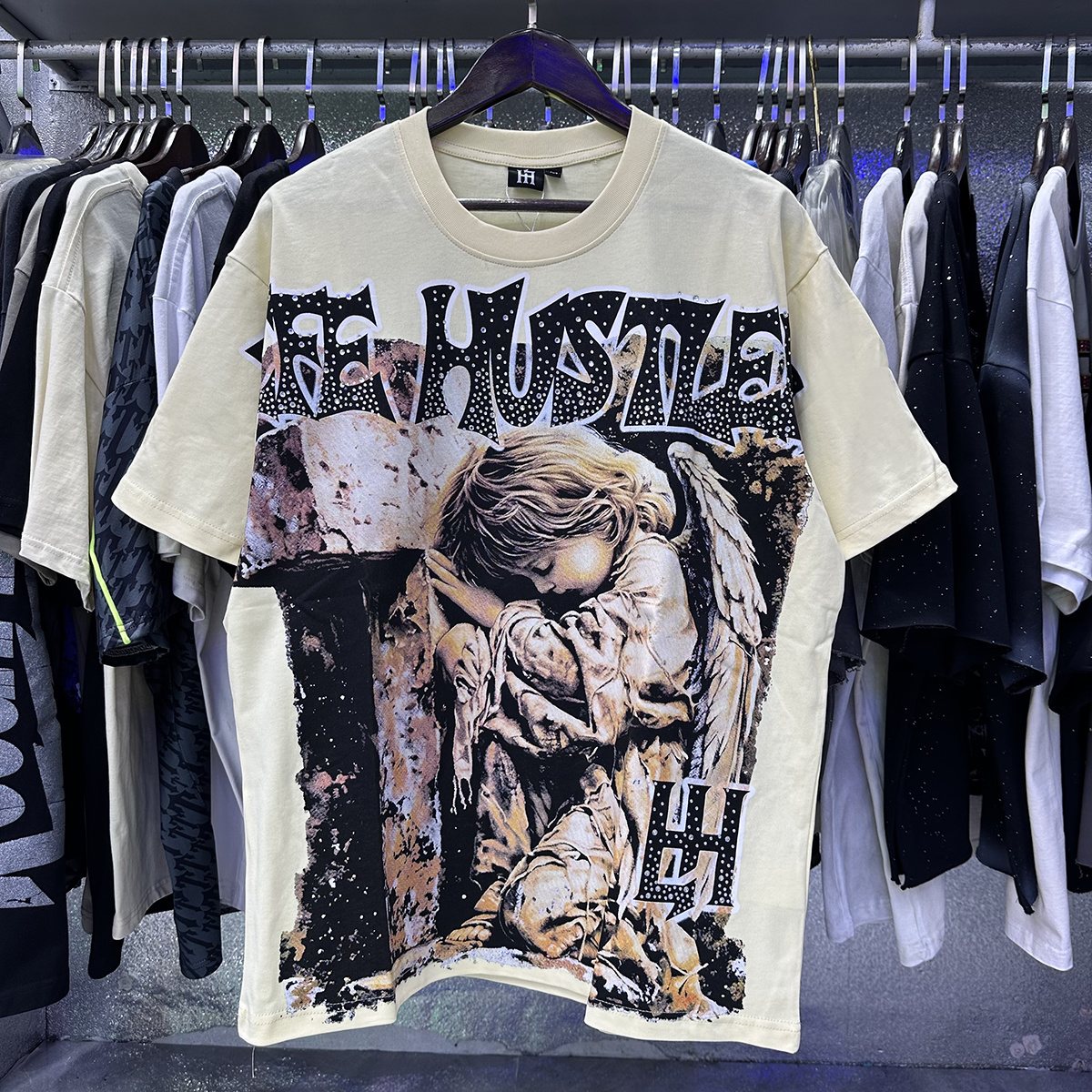 Life Hustlere Praying Angel Rhinestone Graphic T-Shirt ¡ª context