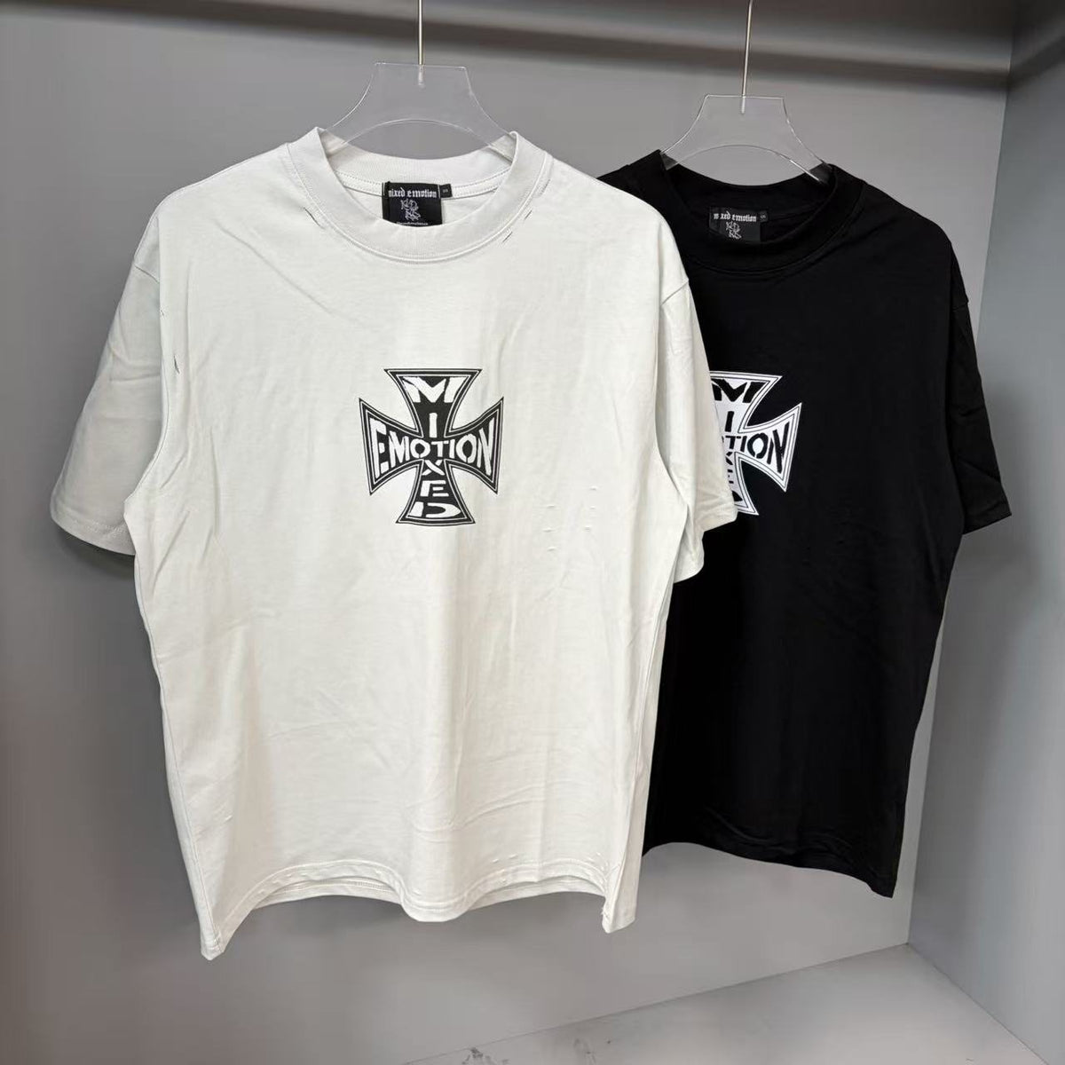 MIXED EMOTION Cross Graphic Distressed T-Shirt ¡ª front