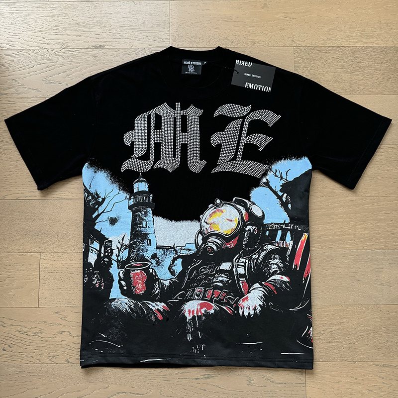 MIXED EMOTION Lighthouse & Diver Graphic T-Shirt ¡ª front