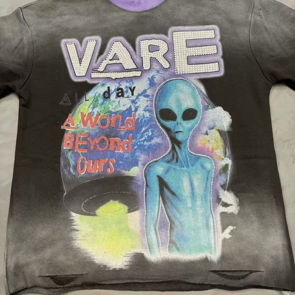 VALE ALL DAY USA A World Beyond Ours Alien Graphic T-Shirt ¡ª detail