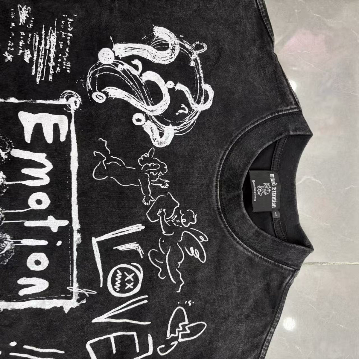 Mixed Emotion Love Hate Dream Graphic T-Shirt ¡ª detail