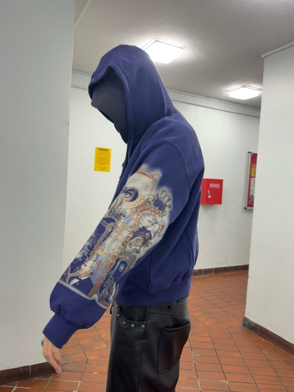 Supreme Sleeve Graphic Zip Hoodie ¡ª side