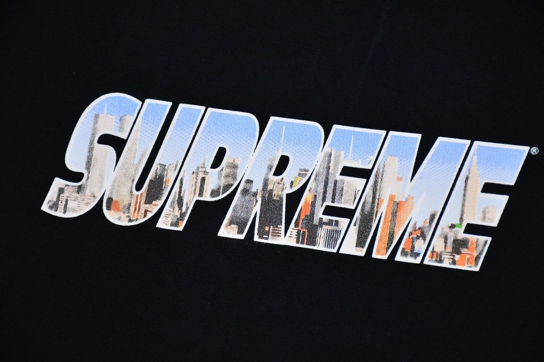 Supreme Gotham Skyline Graphic T-Shirt ¡ª fabric_closeup