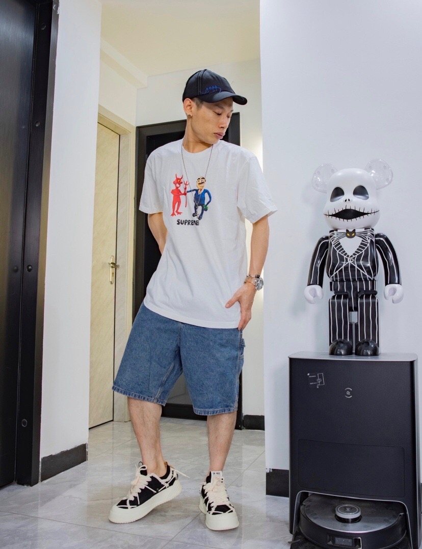 Supreme Business Devil Graphic T-Shirt ¡ª context