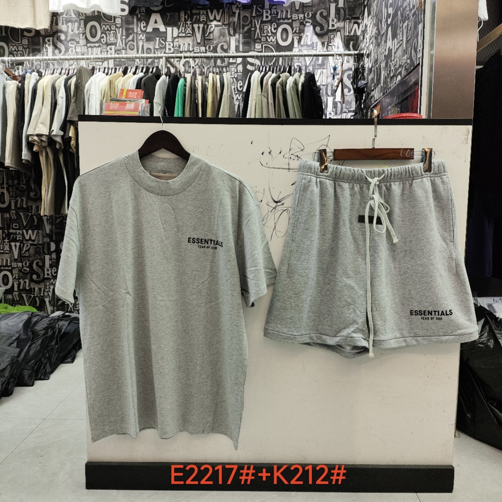 ESSENTIALS Fear of God Graphic T-Shirt & Shorts Set ¡ª back