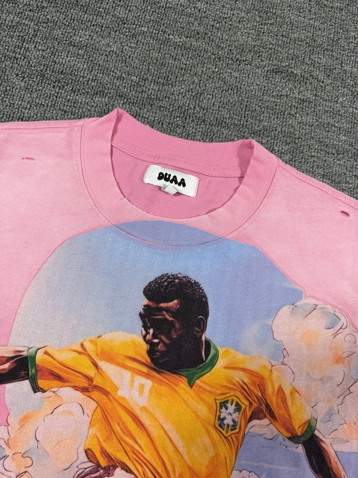DUAA Soccer Player Graphic T-Shirt - Pink ¡ª detail