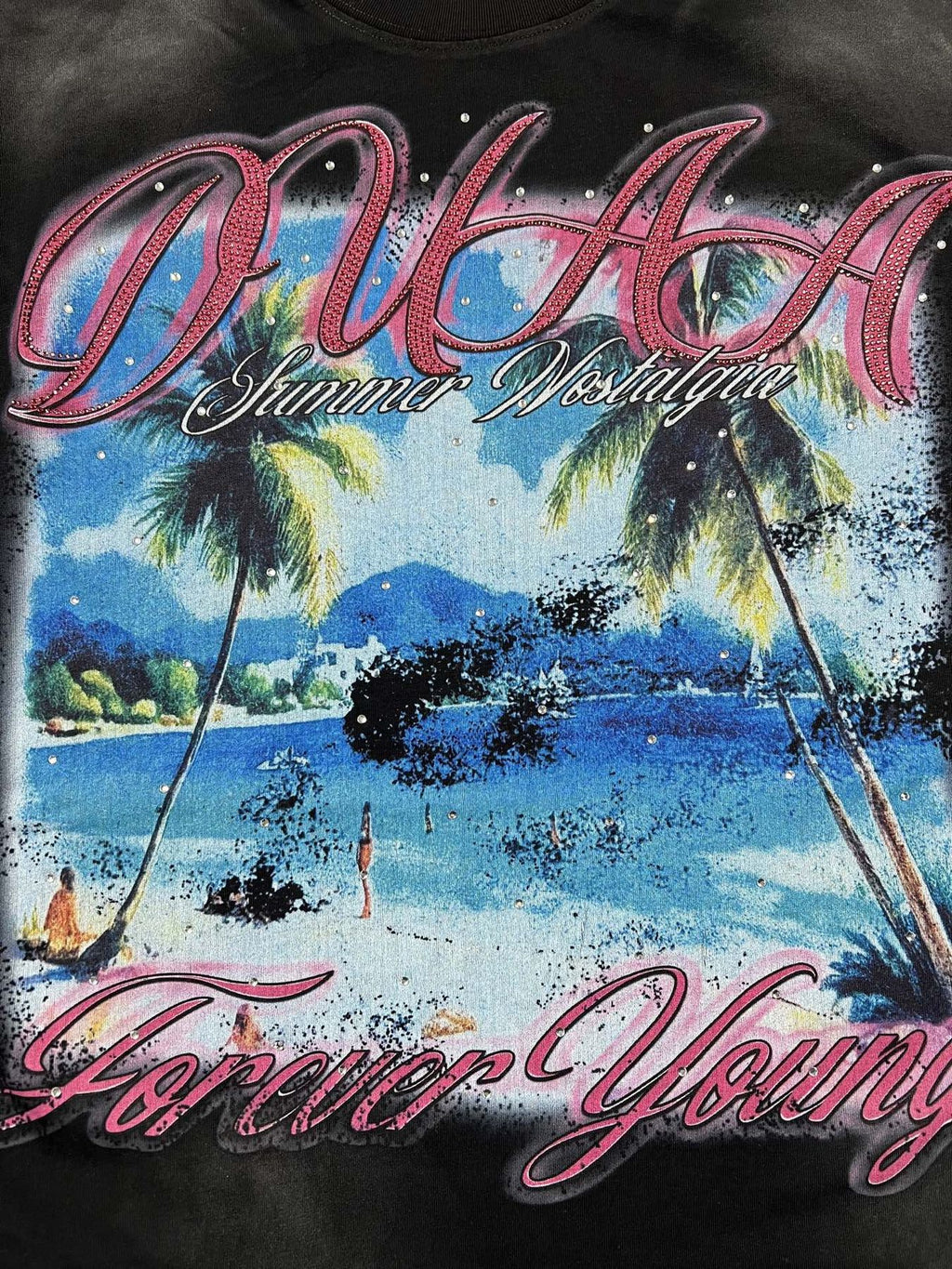 DUAA Forever Young Beach Graphic T-Shirt ¡ª detail