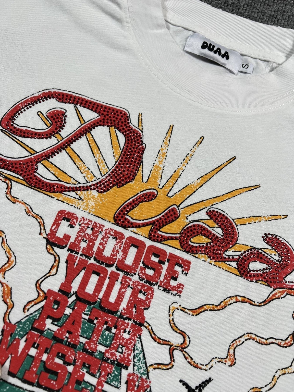 DUAA New Age Rhinestone Graphic T-Shirt ¡ª detail