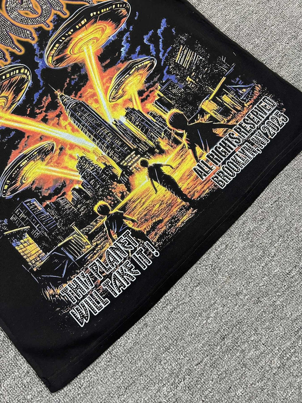 HARMONY New Age UFO City Graphic Short-Sleeve T-Shirt ¡ª detail