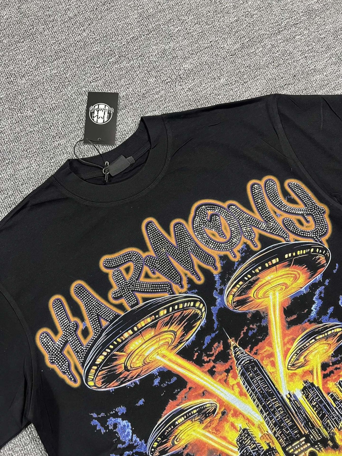 HARMONY New Age UFO City Graphic Short-Sleeve T-Shirt ¡ª detail