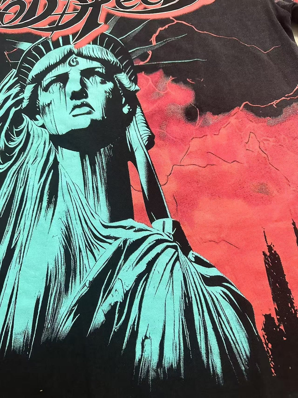 Godspeed Out of Many One Statue Graphic T-Shirt ¡ª detail