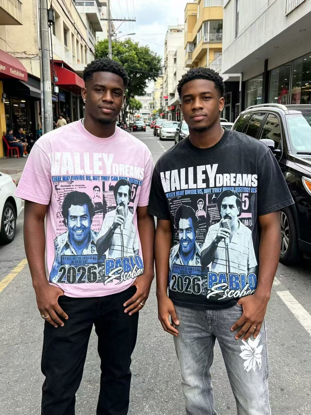 VALLEY Portrait Graphic Short-Sleeve T-Shirt ¡ª model