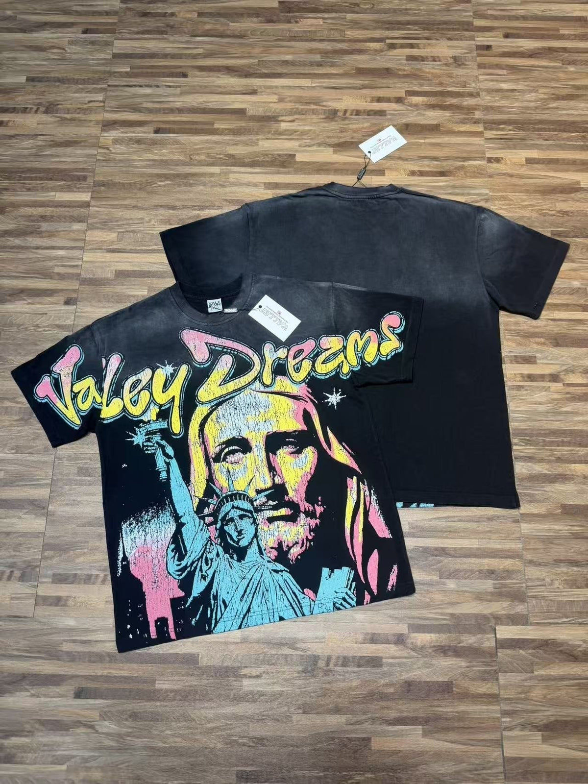 VALLEY Statue Portrait Graphic T-Shirt ¡ª comparison