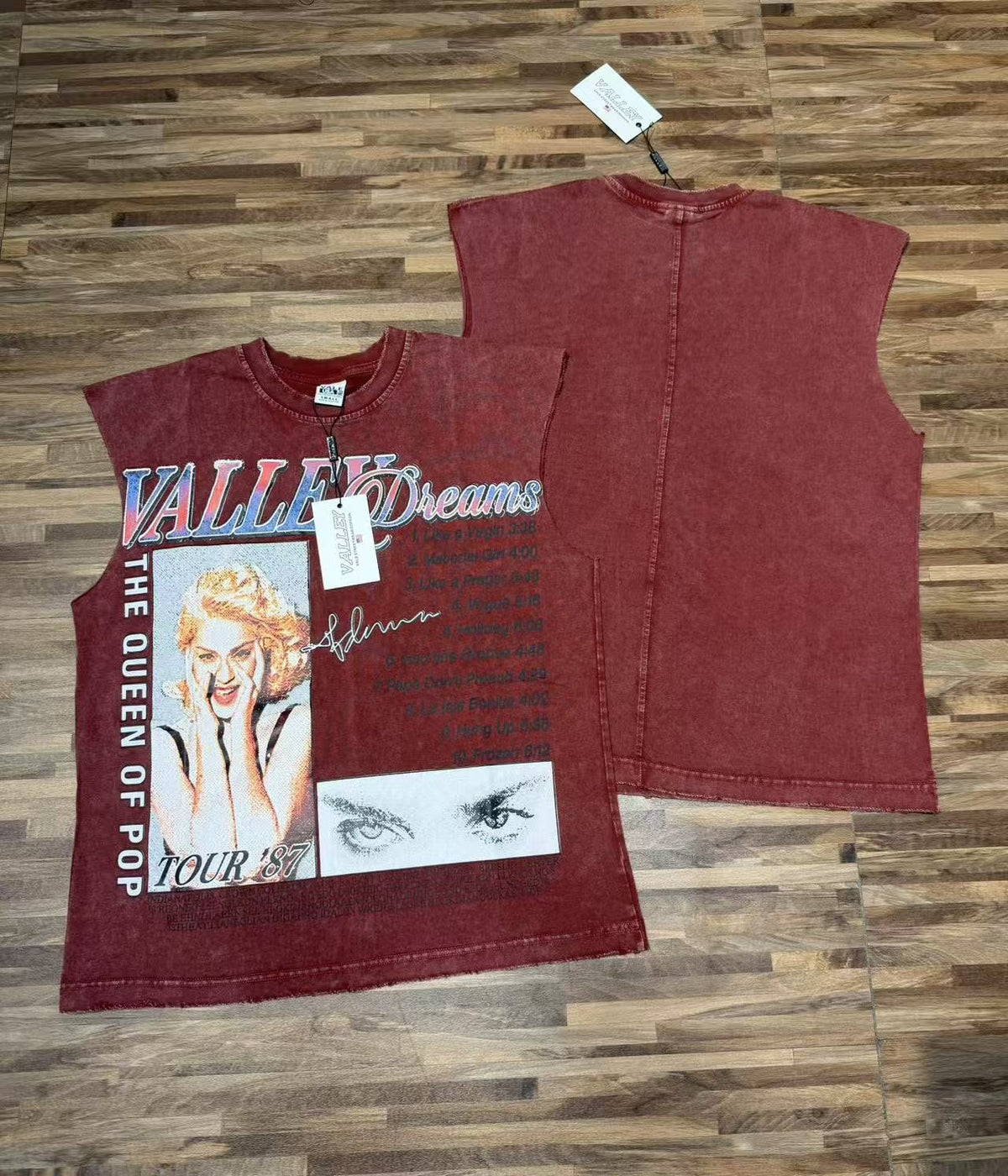 VALLEY Dreams Graphic Sleeveless T-Shirt ¡ª context