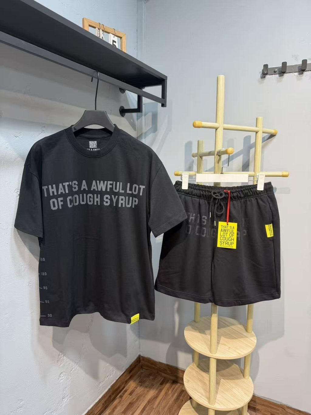 THAT'S A AWFUL LOT OF COUGH SYRUP Graphic Short-Sleeve Set ¡ª front