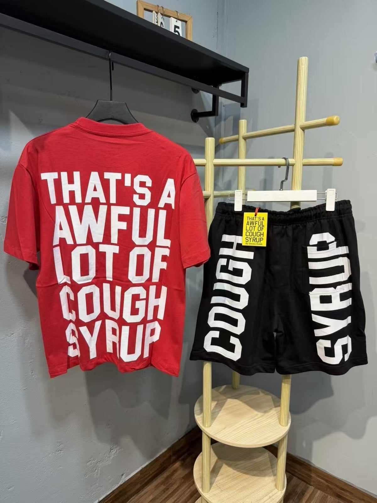THAT'S A AWFUL LOT OF COUGH SYRUP Graphic Short-Sleeve Set ¡ª back
