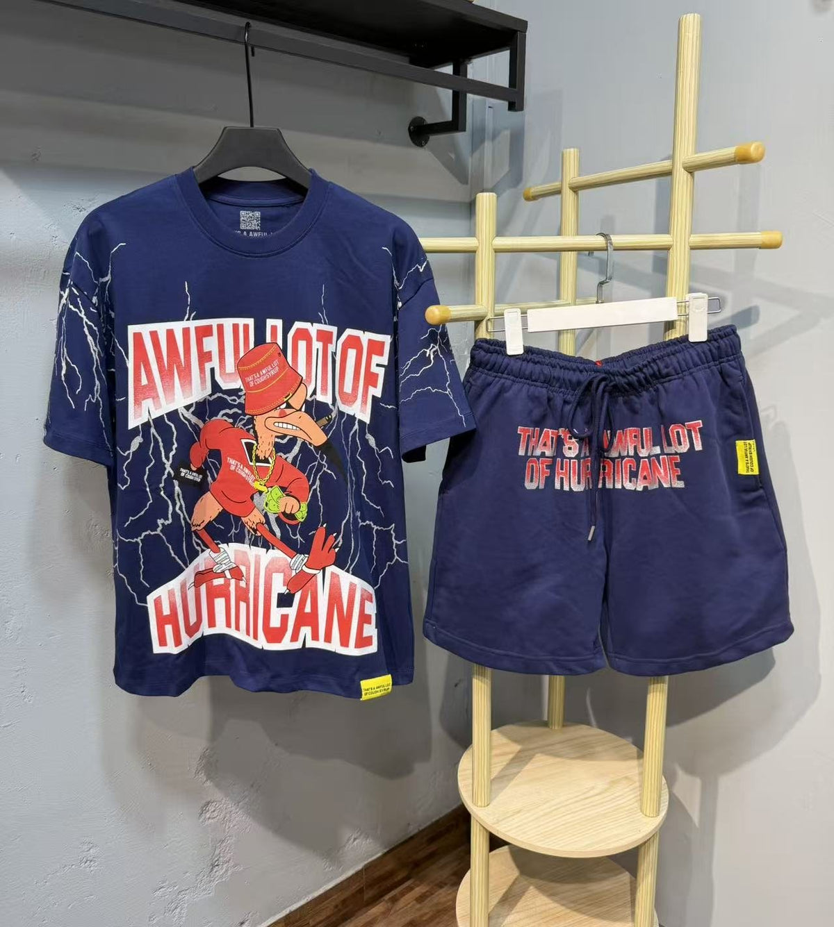 THAT'S A AWFUL LOT OF COUGH SYRUP Hurricane Graphic Short-Sleeve Set ¡ª front