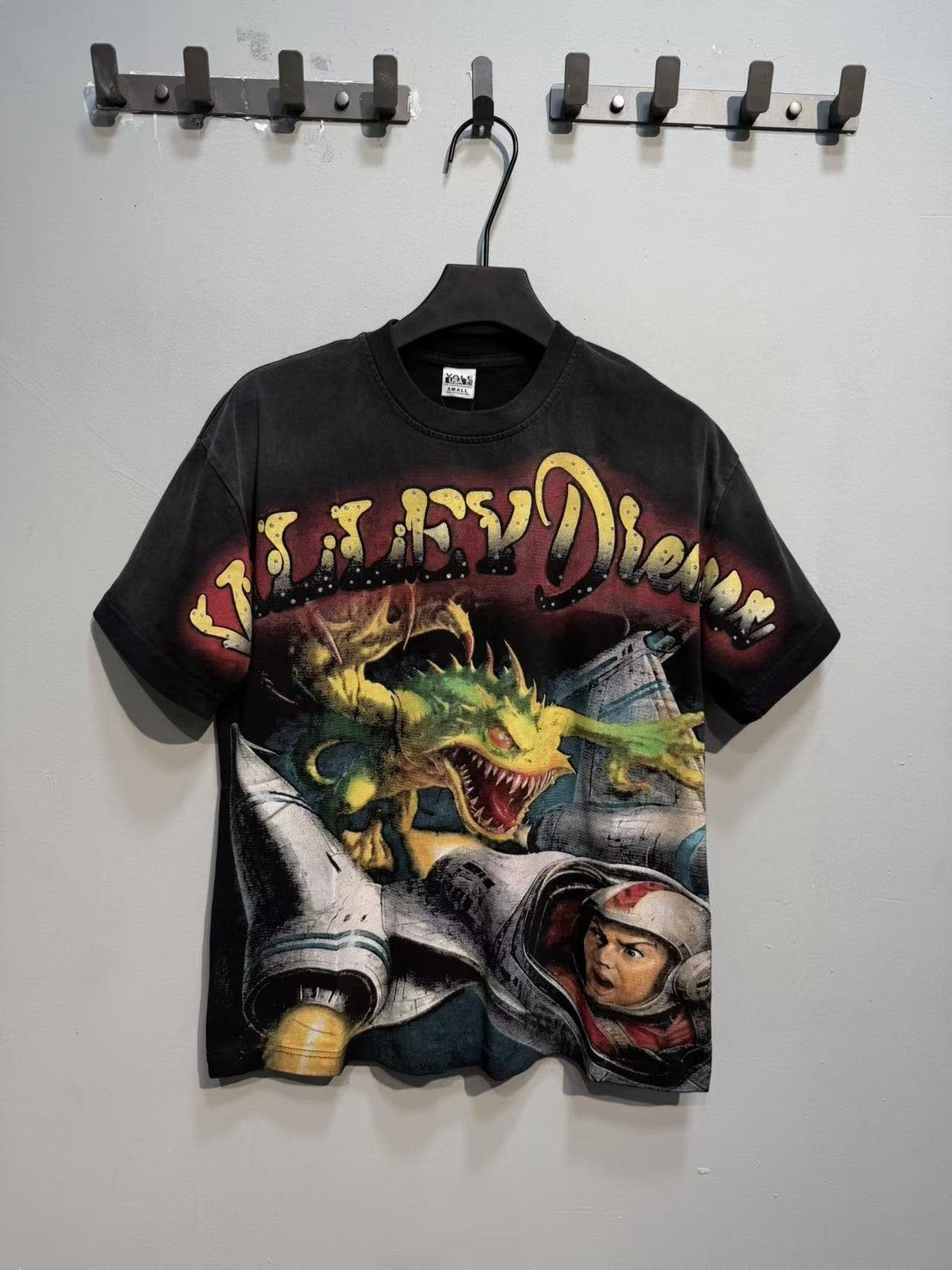 VALLEY Dragon Aircraft Astronaut Graphic T-Shirt ¡ª front