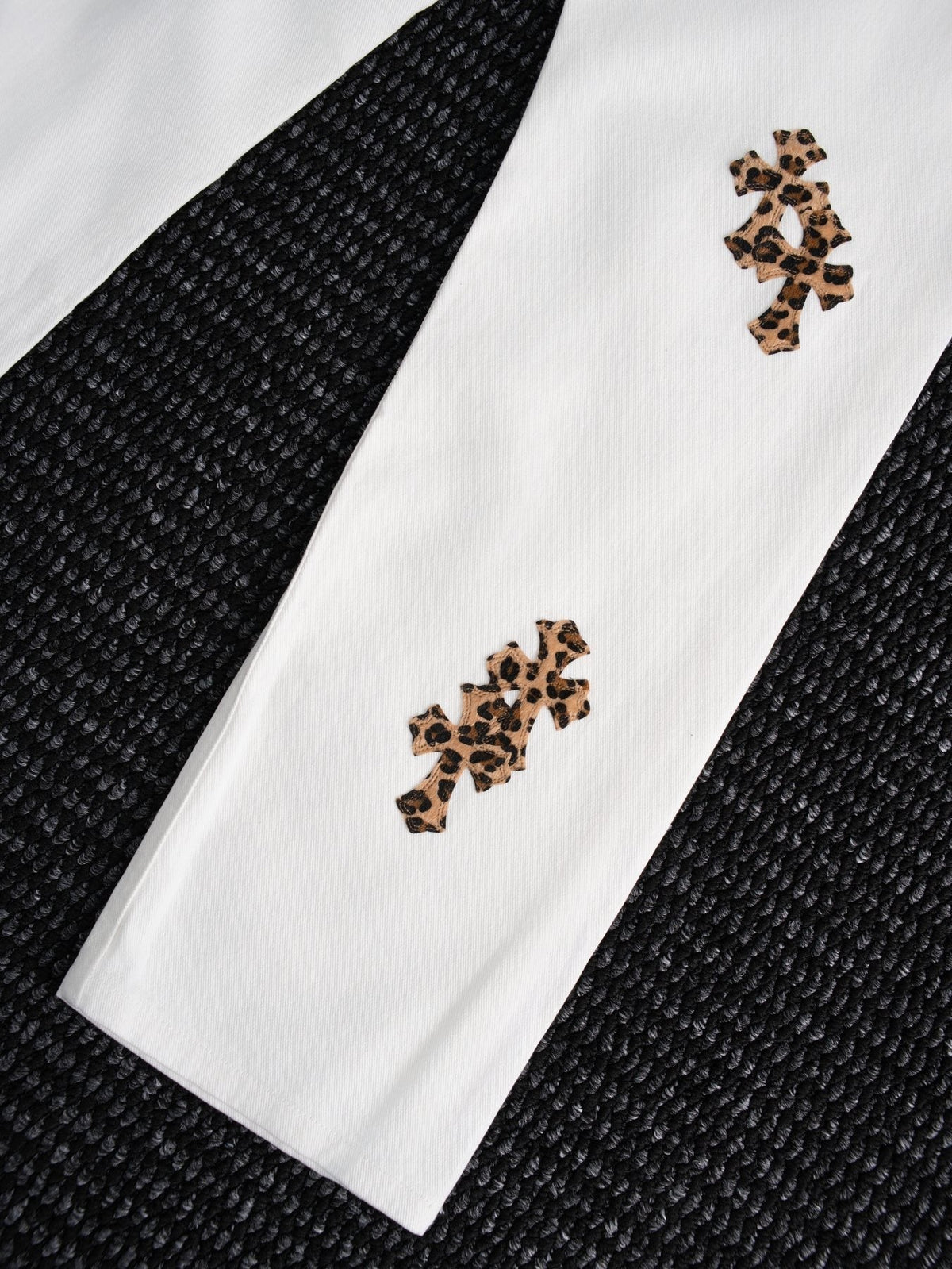 Chrome Hearts Leopard Cross Patch White Jeans ¡ª detail