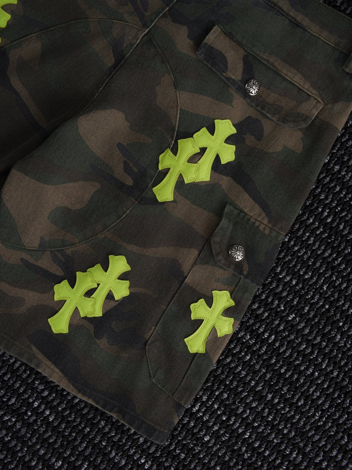 Chrome Hearts Camo Cross Patch Cargo Shorts ¡ª detail