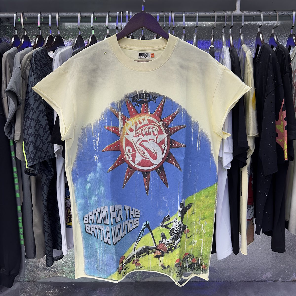 Rough Play Sunkiss Battle Graphic Sleeveless T-Shirt ¡ª context