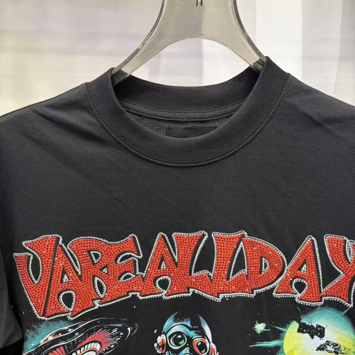 VARE ALL DAY Front & Back Graphic T-Shirt ¡ª detail