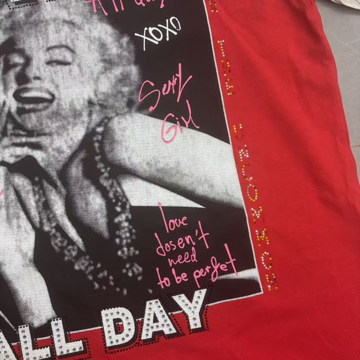 VARE ALL DAY Red Color Block Graphic T-Shirt ¡ª detail